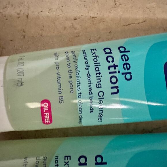 Clean & Clear Deep Action Exfoliating Facial Scrub Exfoliator Face wash 5 Oz 3pk - Picture 2 of 7